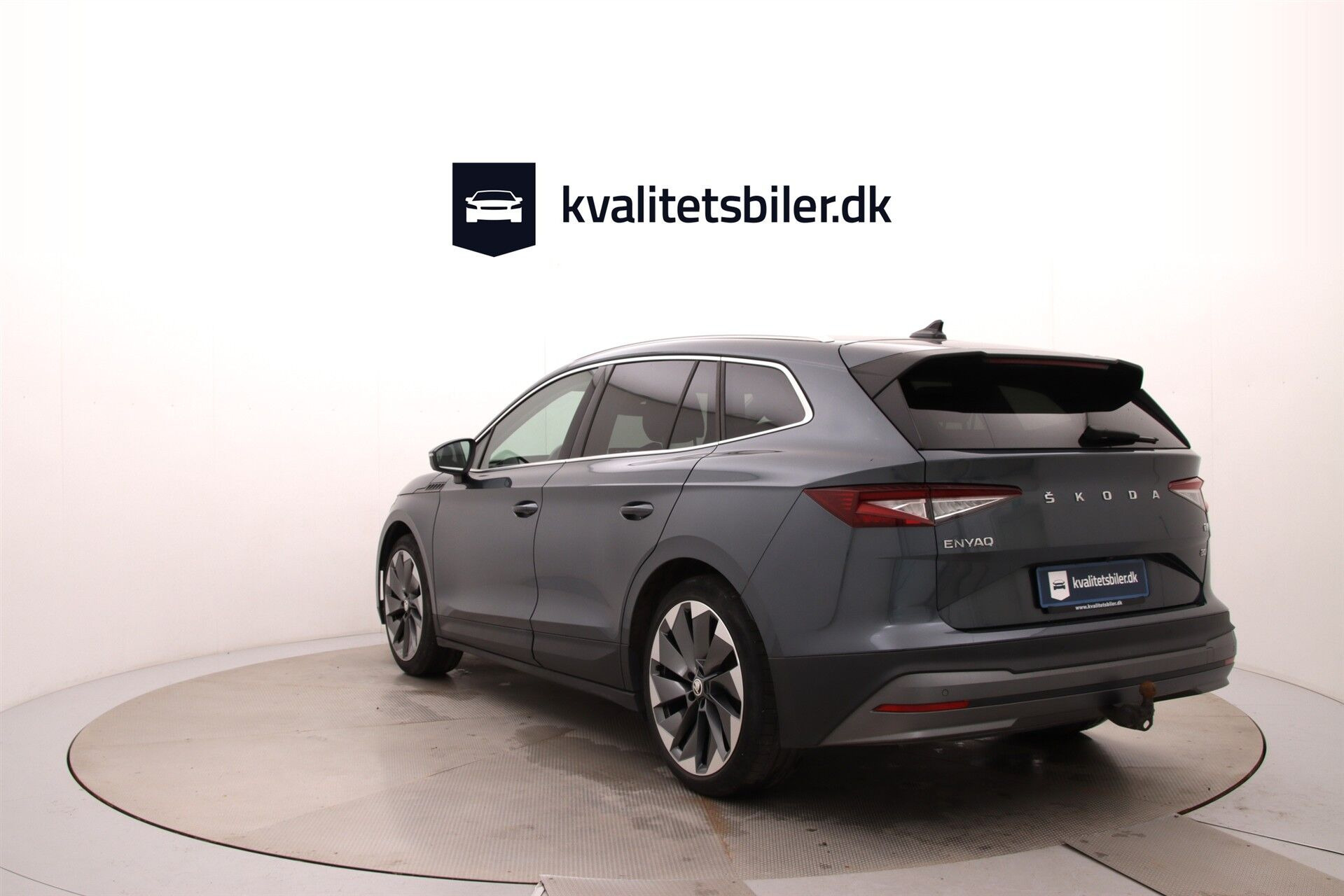 Grå Skoda Enyaq fra 2021