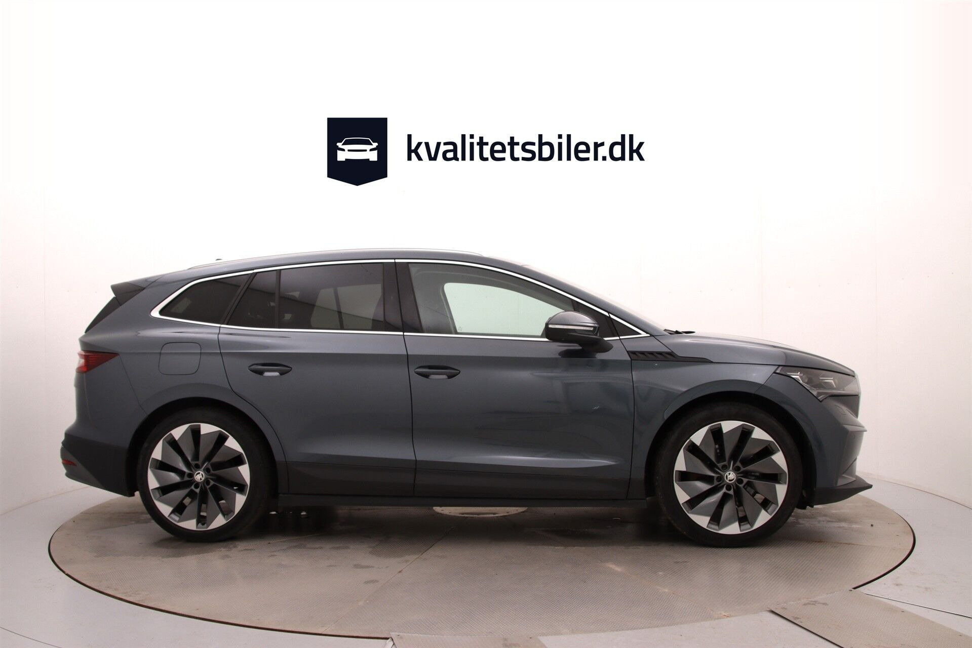 Grå Skoda Enyaq fra 2021