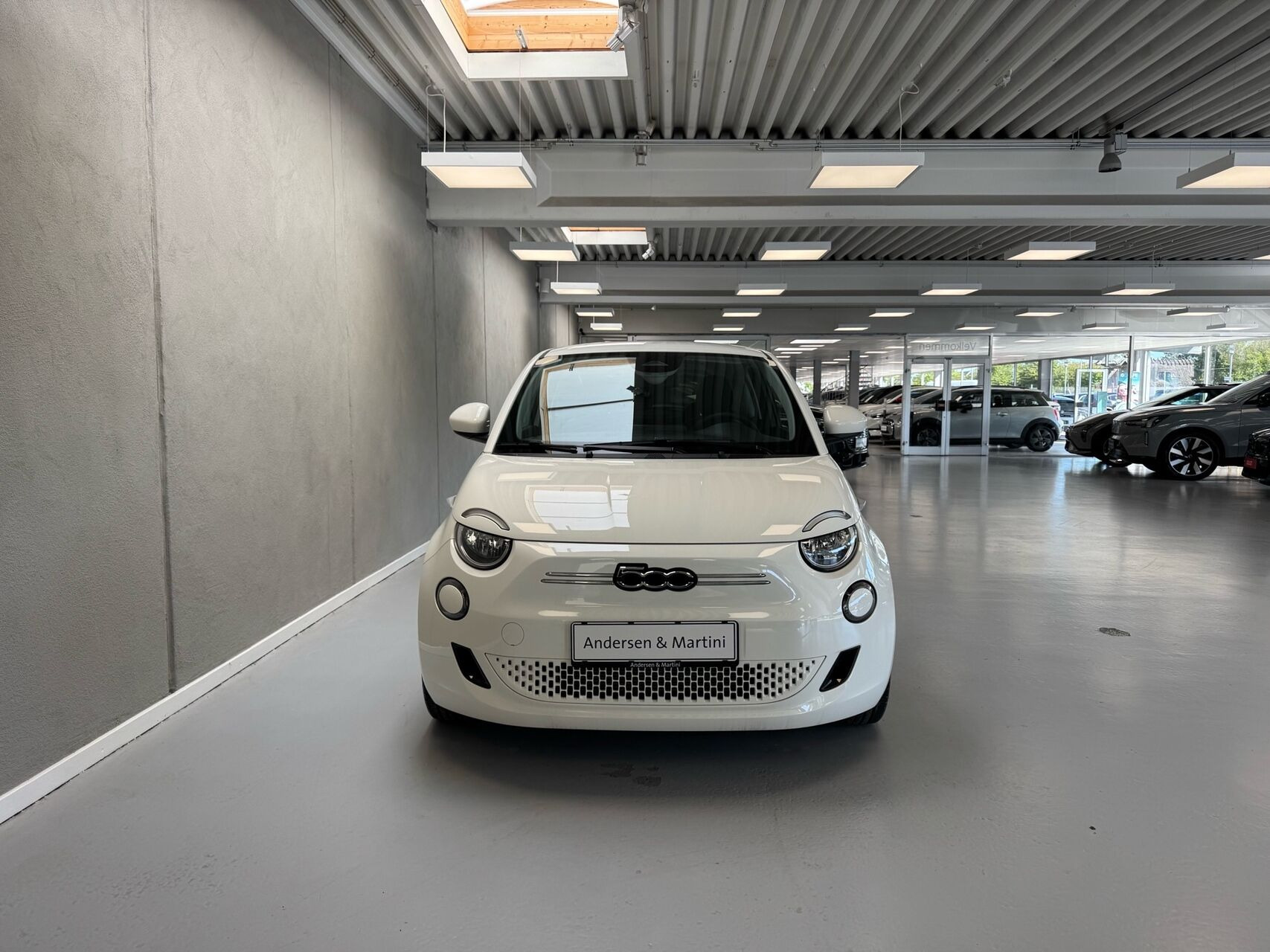 Hvid Fiat 500e fra 2023