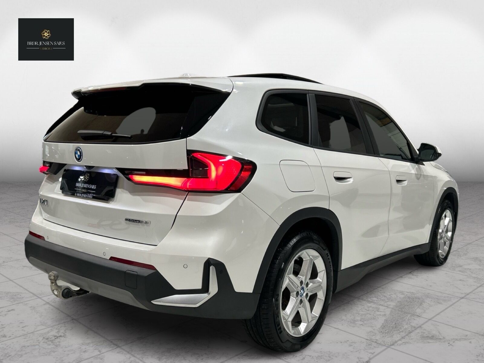 Hvid BMW iX1 fra 2024