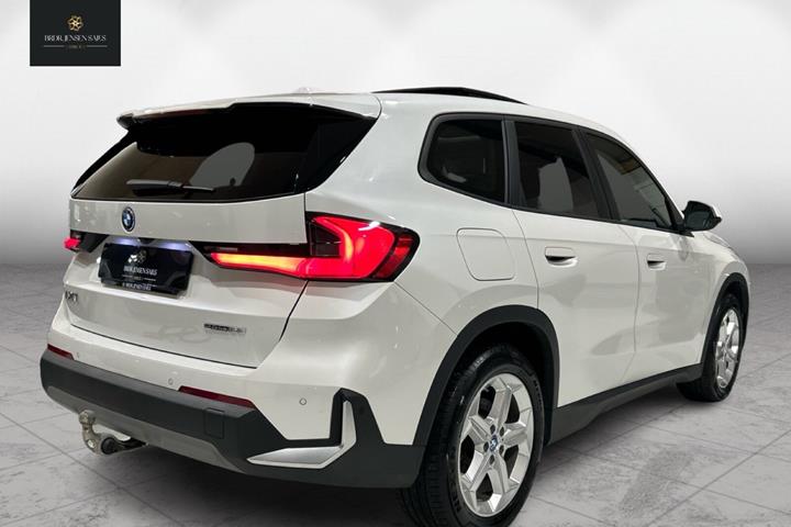 Hvid BMW iX1 fra 2024