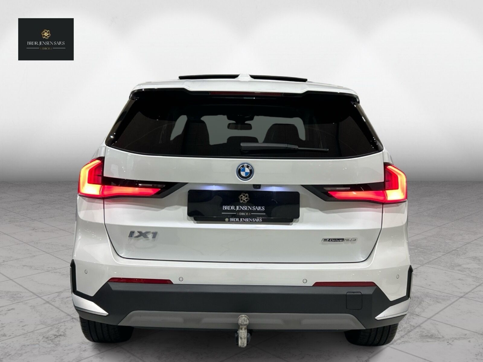 Hvid BMW iX1 fra 2024
