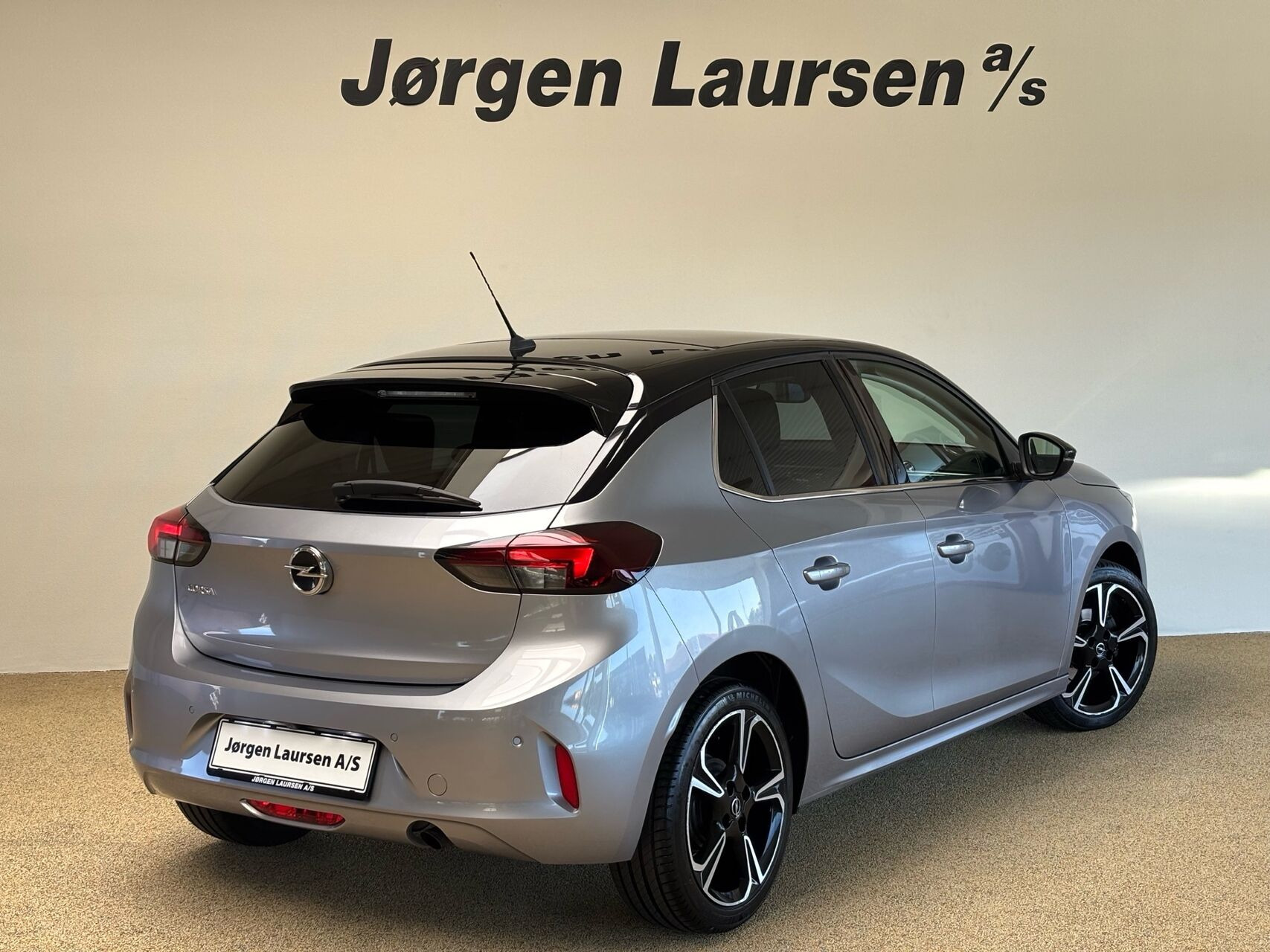 Sølv Opel Corsa fra 2021