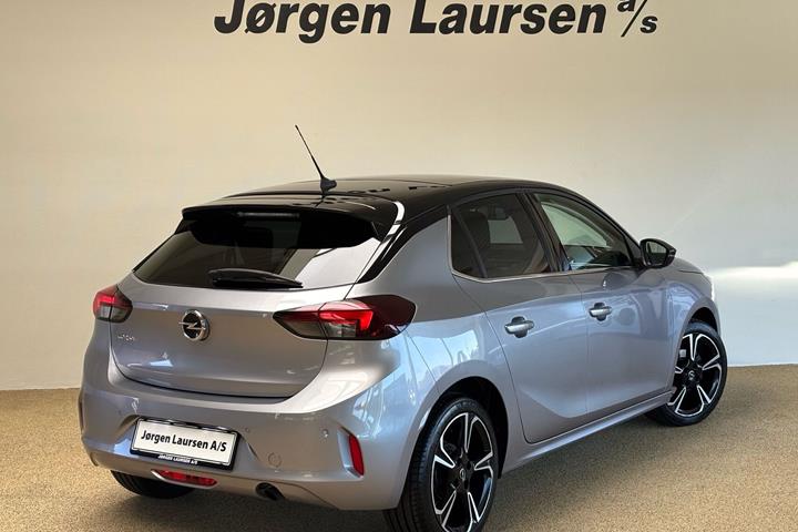 Sølv Opel Corsa fra 2021