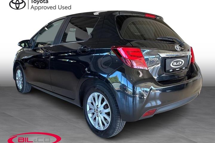 Sort Toyota Yaris fra 2015