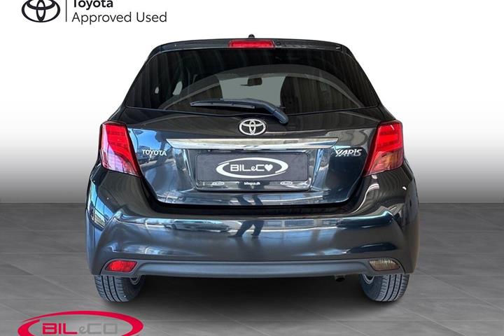 Sort Toyota Yaris fra 2015