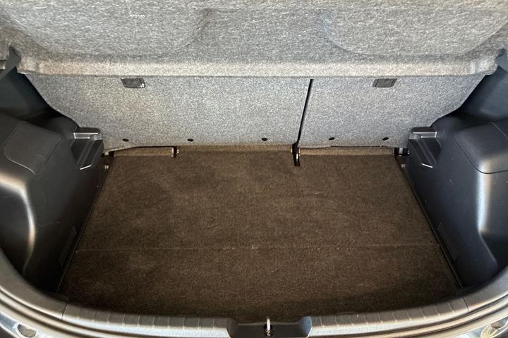 Sort Toyota Yaris fra 2015