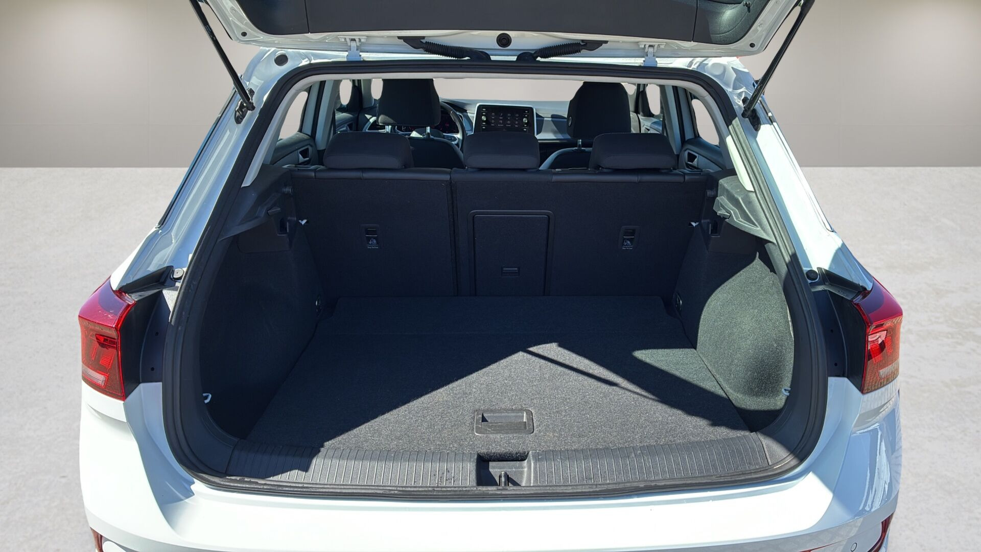 Hvid VW T-Roc fra 2022