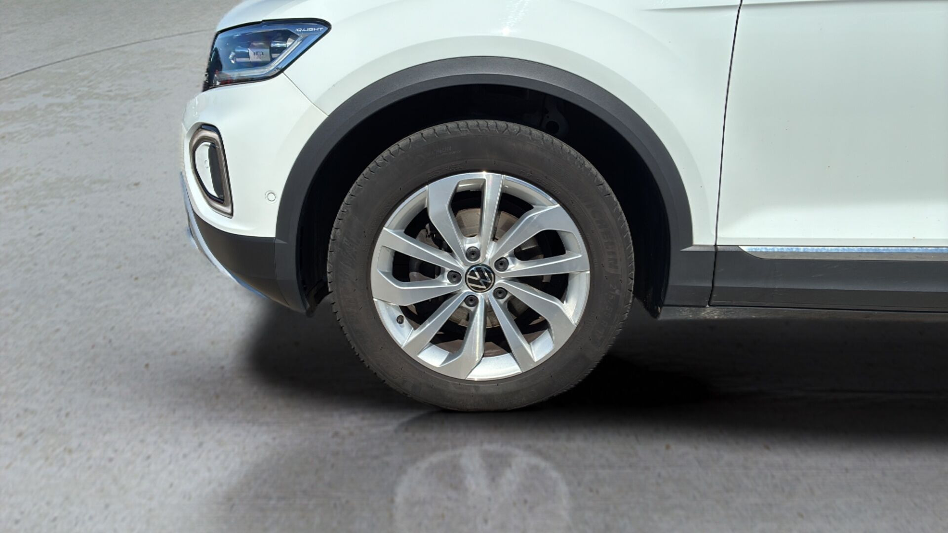 Hvid VW T-Roc fra 2022