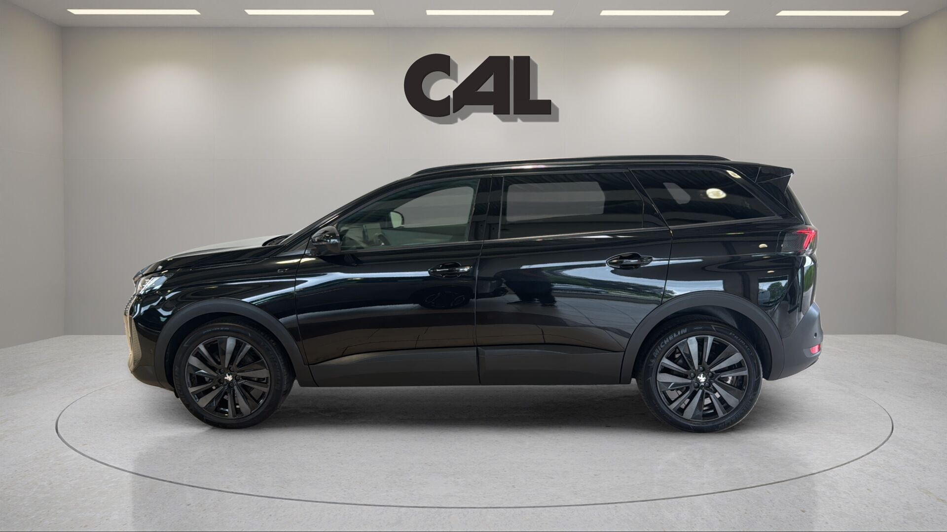 Sort Peugeot 5008 fra 2024