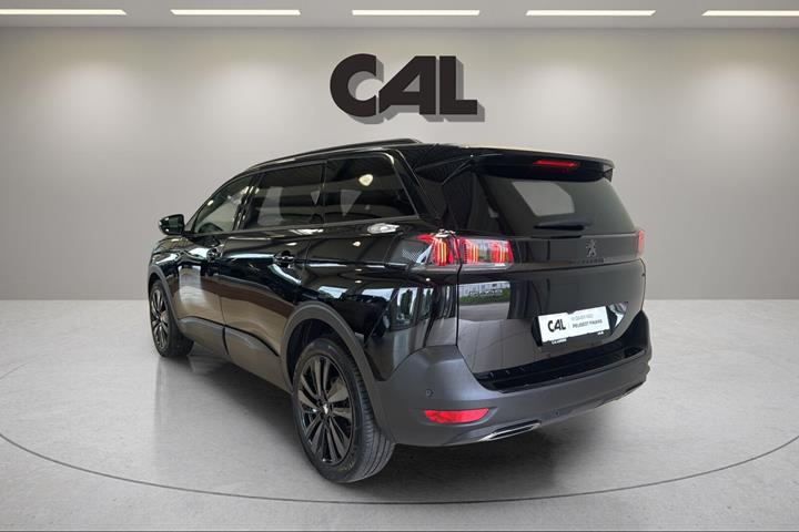 Sort Peugeot 5008 fra 2024