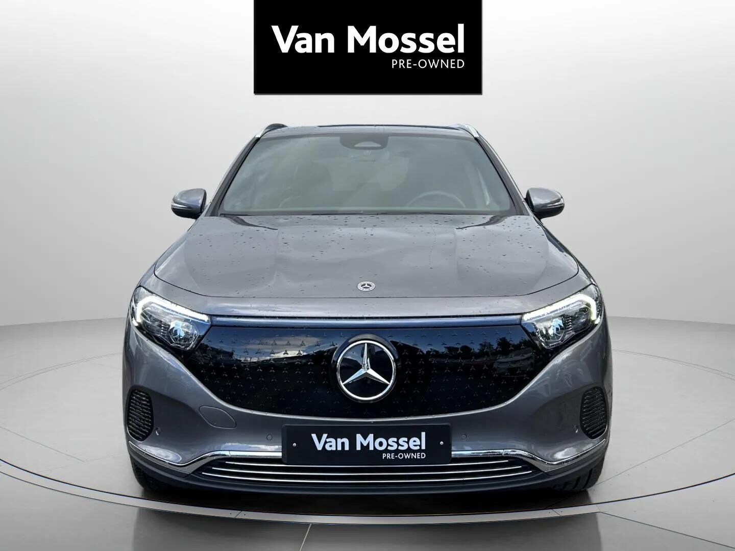 Grå Mercedes EQA 250+ fra 2025