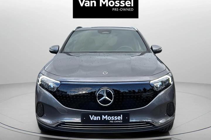 Grå Mercedes EQA 250+ fra 2025