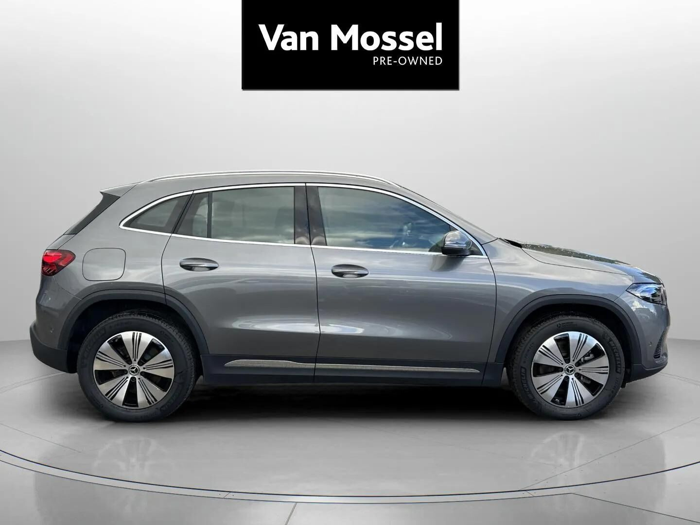 Grå Mercedes EQA 250+ fra 2025