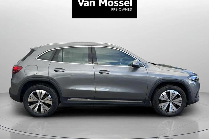 Grå Mercedes EQA 250+ fra 2025