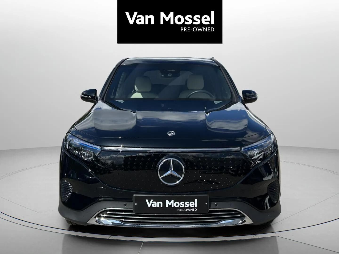 Sort Mercedes EQB 250+ fra 2025