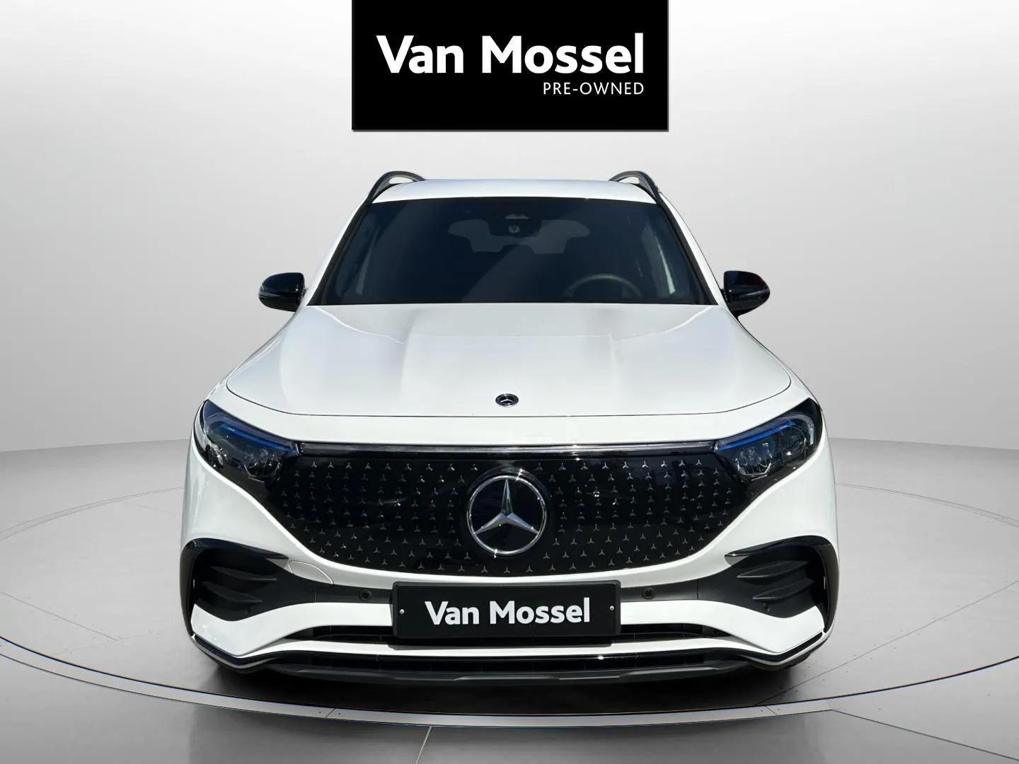 Hvid Mercedes EQB 250+ fra 2025
