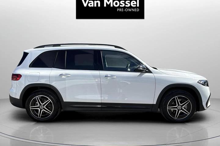 Hvid Mercedes EQB 250+ fra 2025