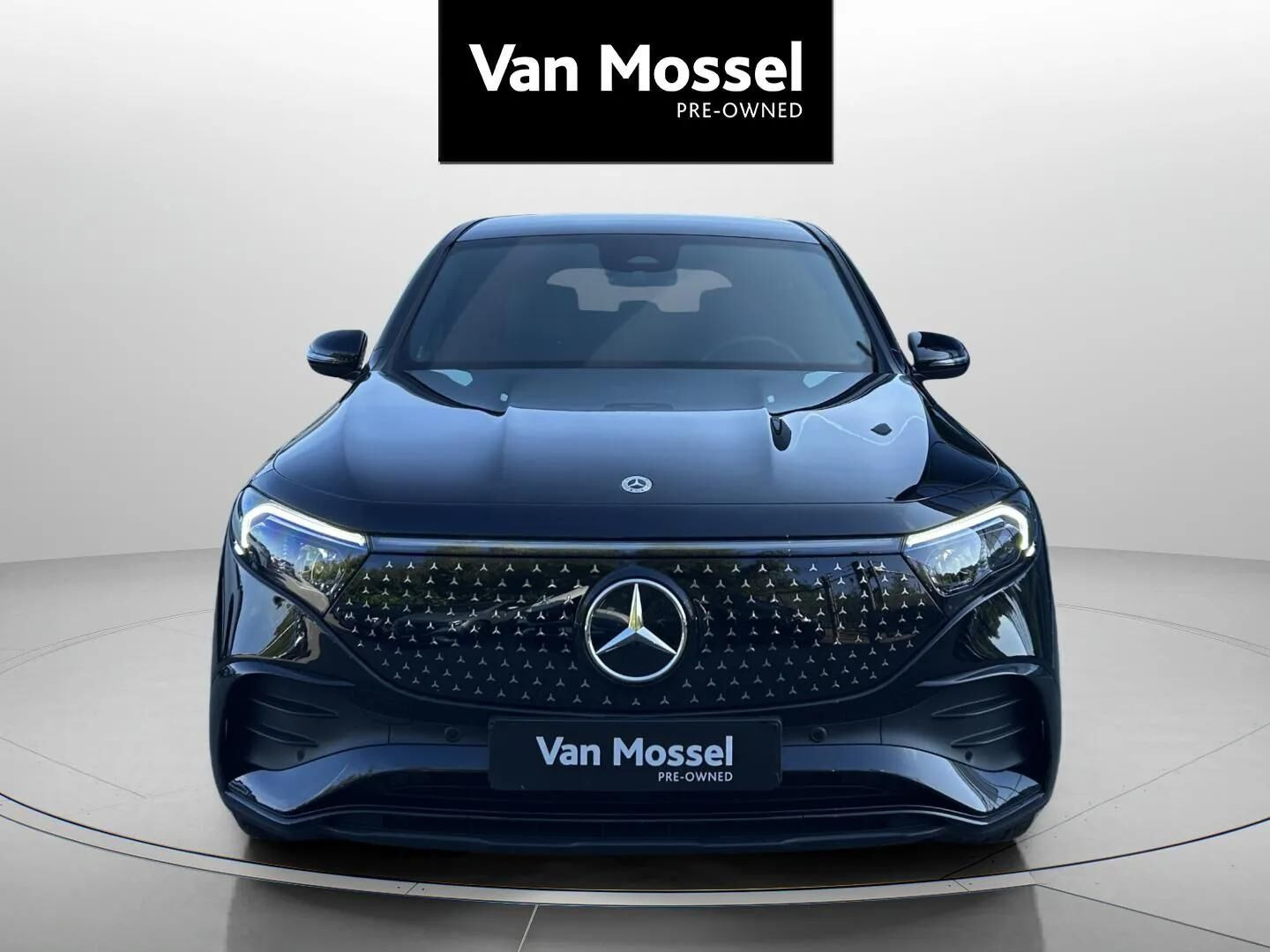 Sort Mercedes EQB 250+ fra 2025