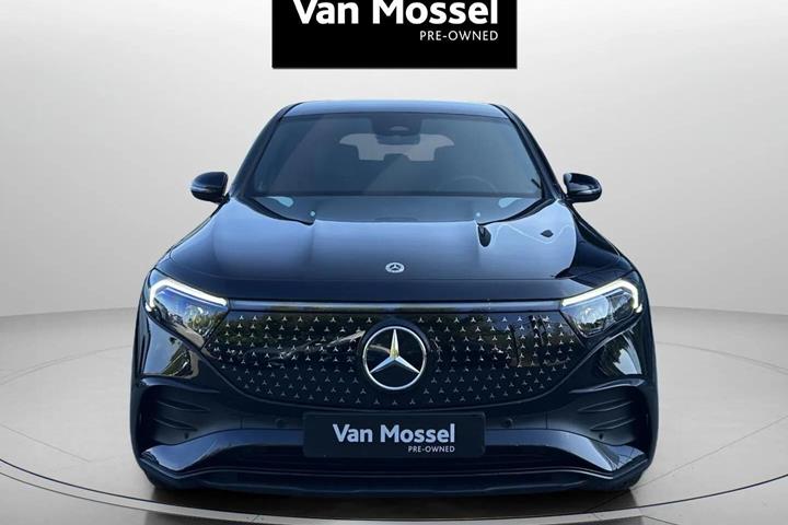 Sort Mercedes EQB 250+ fra 2025