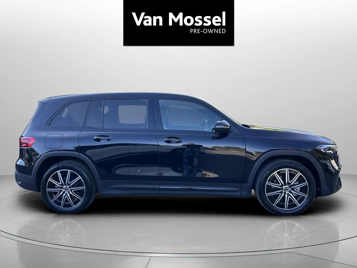 Sort Mercedes EQB 250+ fra 2025