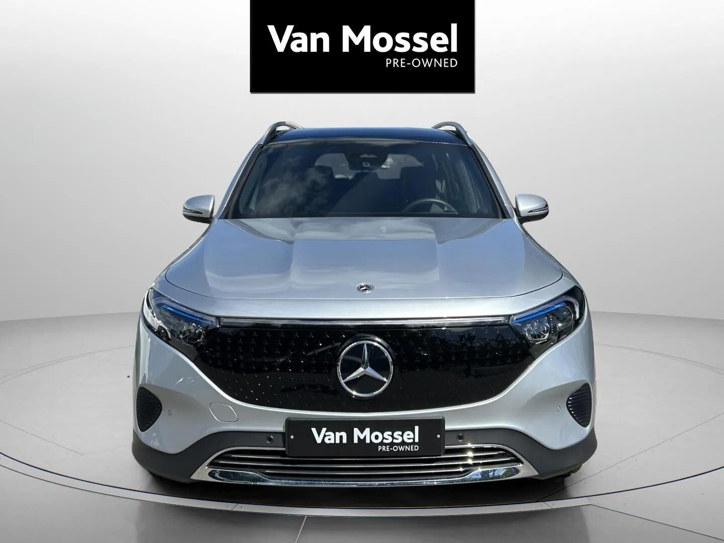 Sølv Mercedes EQB 250+ fra 2025