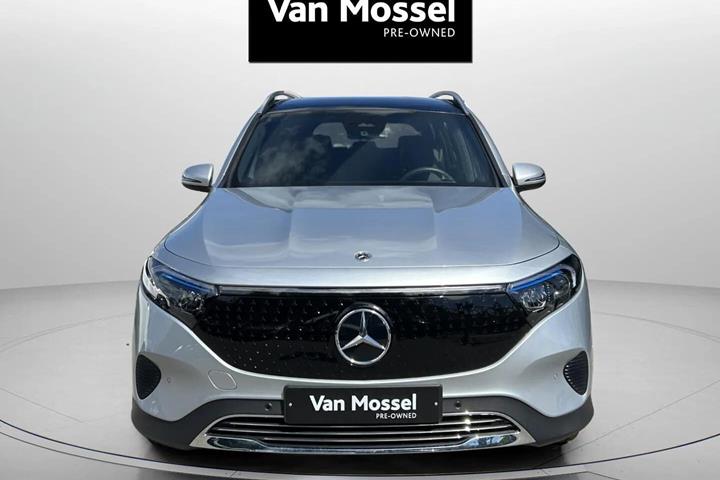 Sølv Mercedes EQB 250+ fra 2025