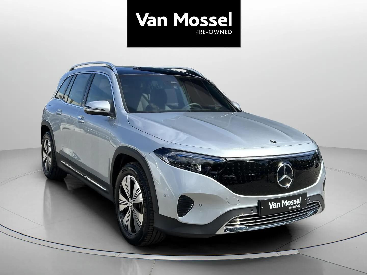 Sølv Mercedes EQB 250+ fra 2025