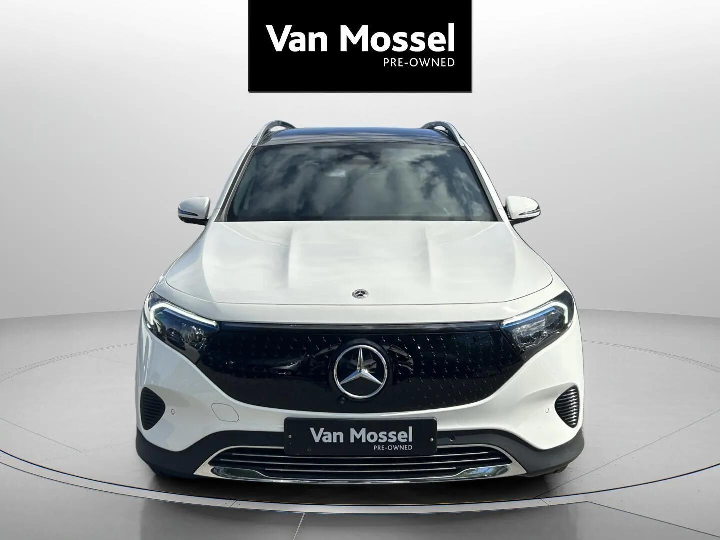 Hvid Mercedes EQB 250+ fra 2025