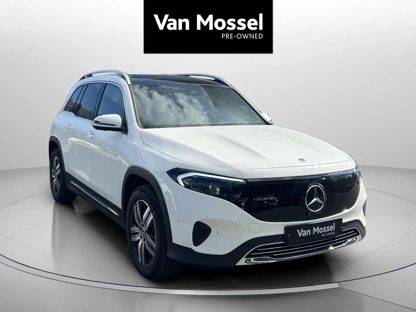 Hvid Mercedes EQB 250+ fra 2025