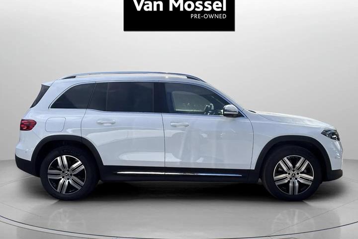 Hvid Mercedes EQB 250+ fra 2025