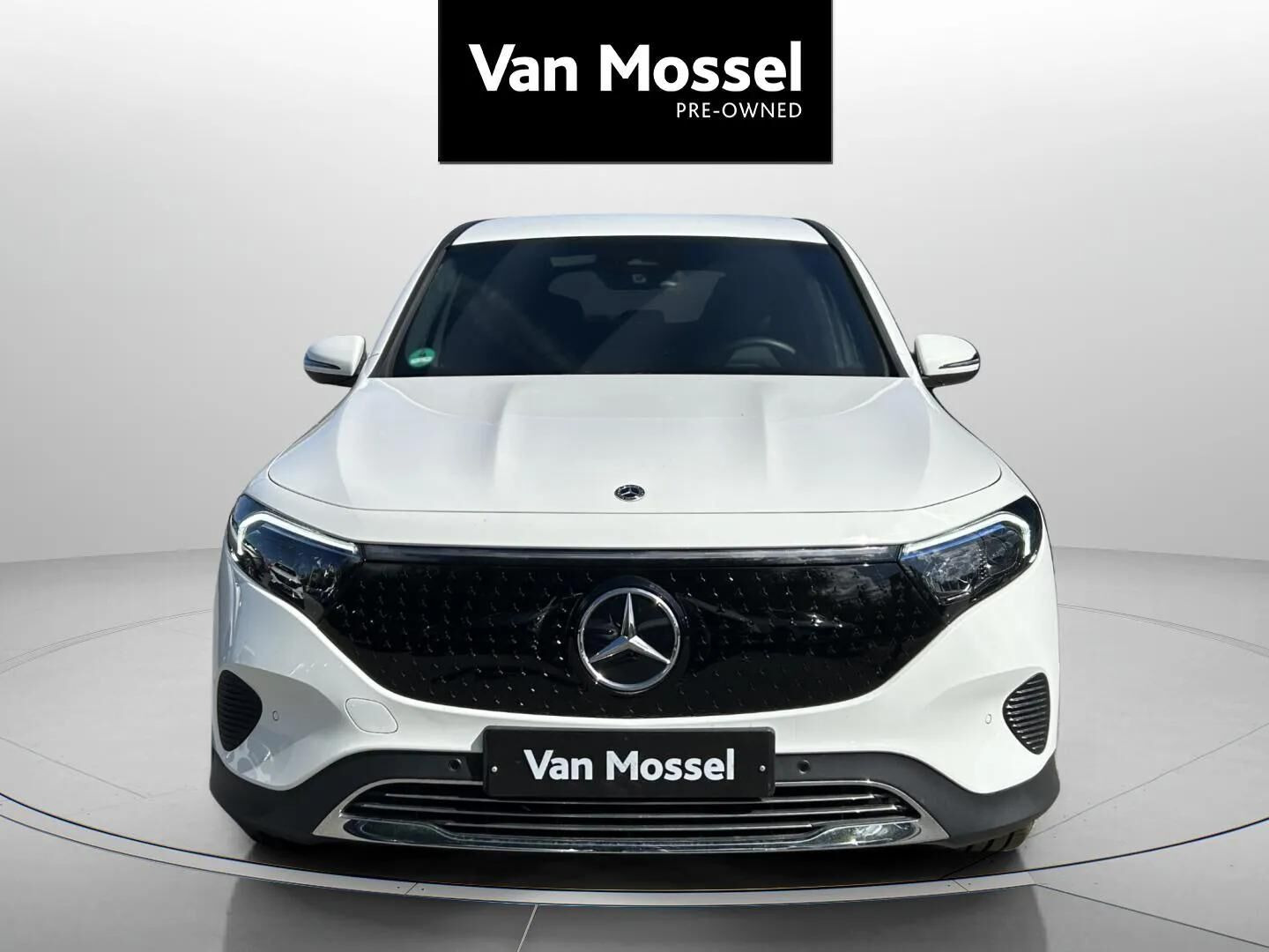 Hvid Mercedes EQB 250+ fra 2025