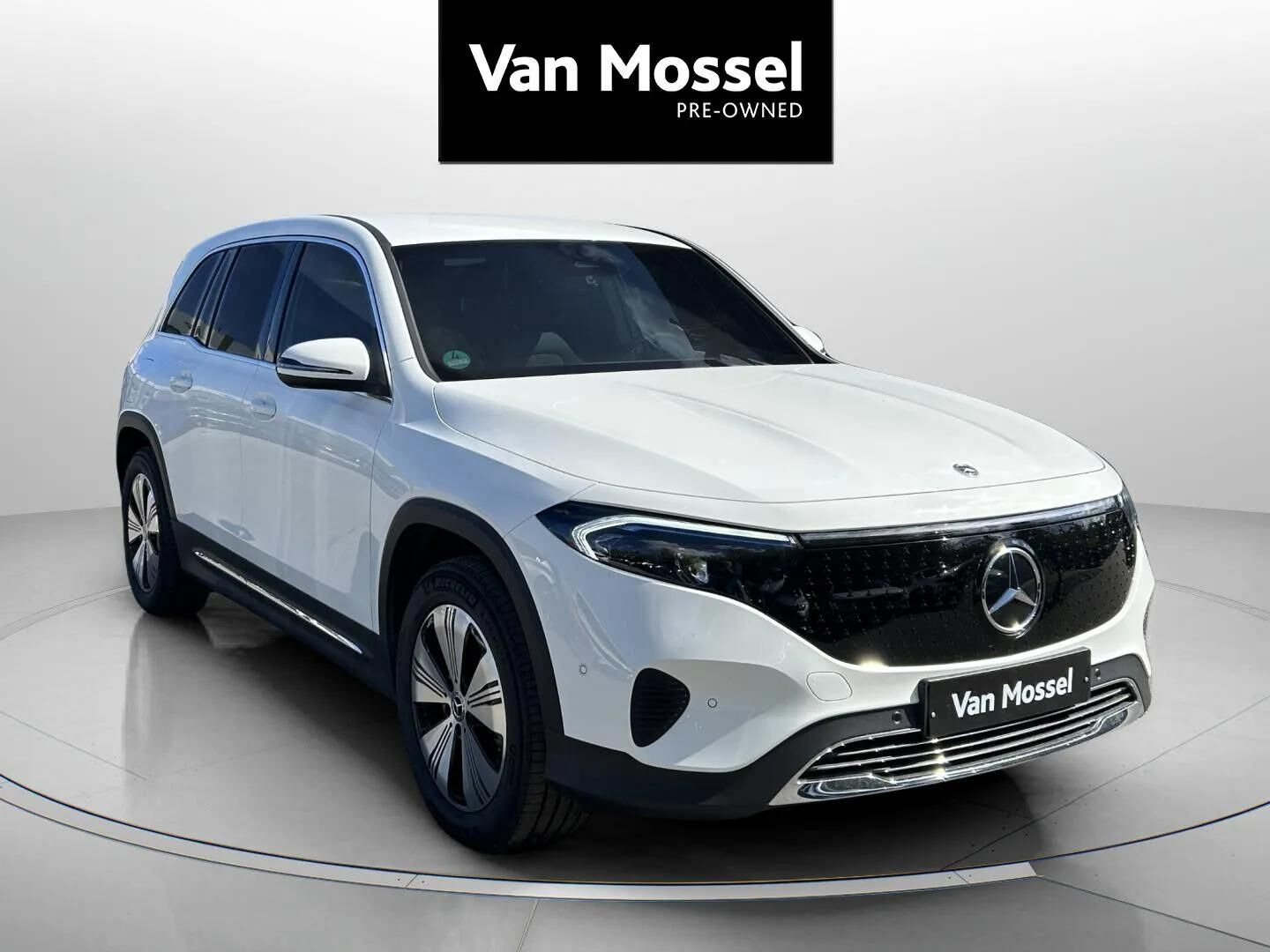 Hvid Mercedes EQB 250+ fra 2025