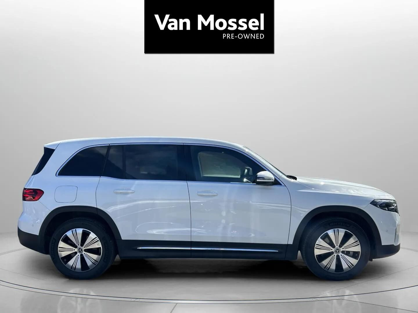 Hvid Mercedes EQB 250+ fra 2025
