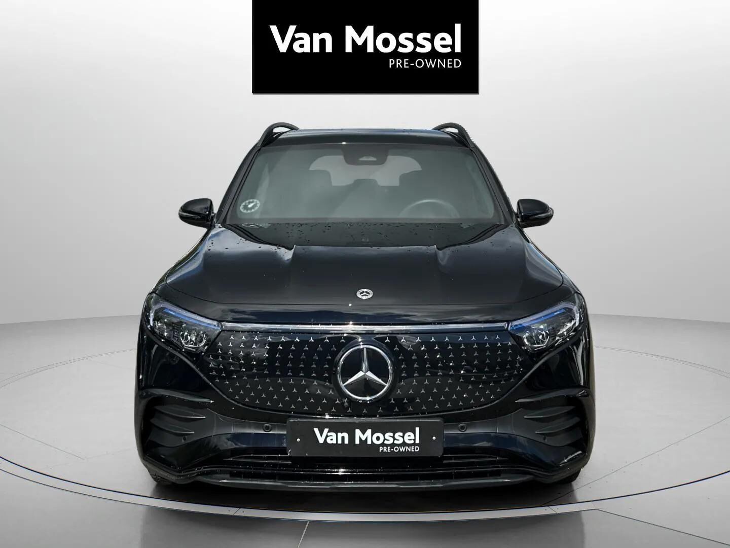 Sort Mercedes EQB 250+ fra 2025