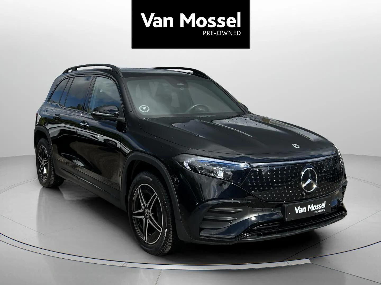 Sort Mercedes EQB 250+ fra 2025