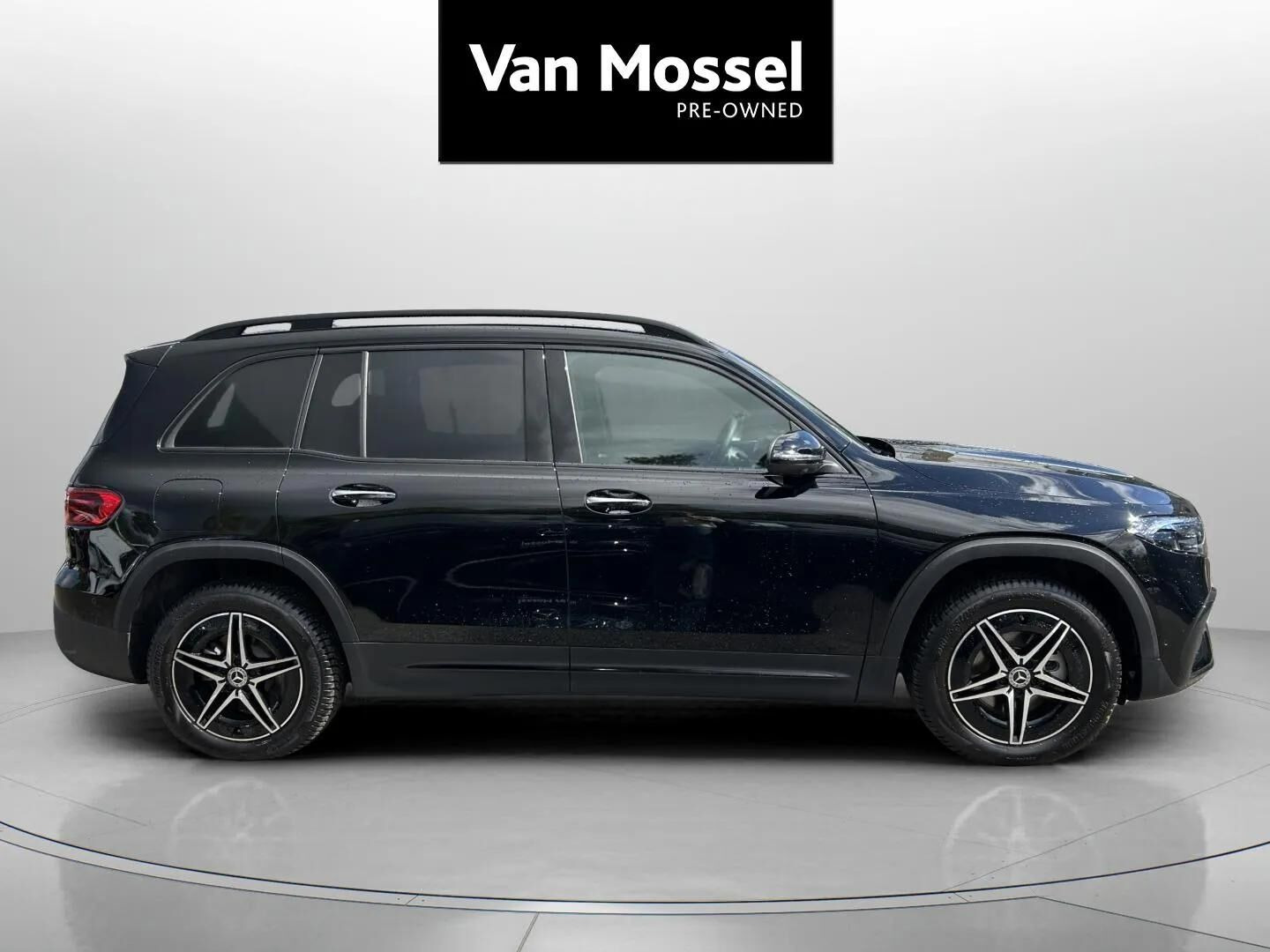 Sort Mercedes EQB 250+ fra 2025