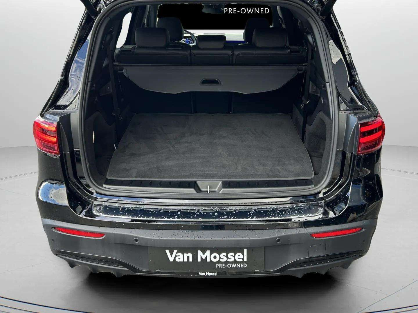 Sort Mercedes EQB 250+ fra 2025