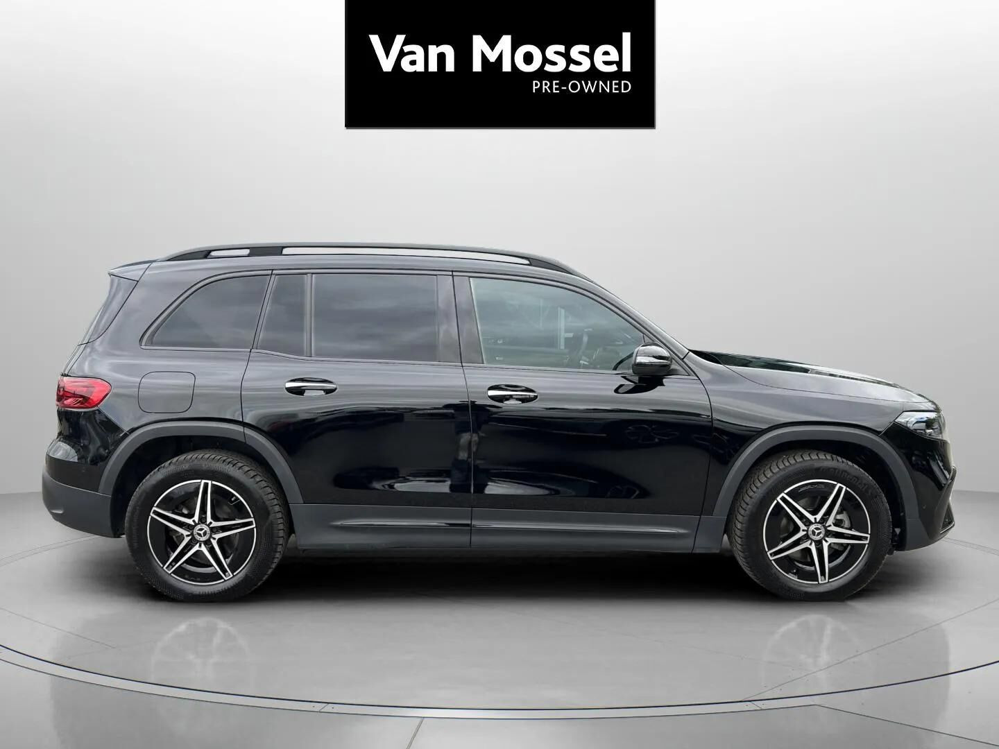 Sort Mercedes EQB 350 fra 2025