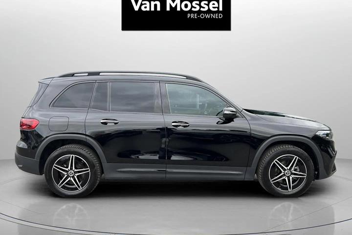 Sort Mercedes EQB 350 fra 2025