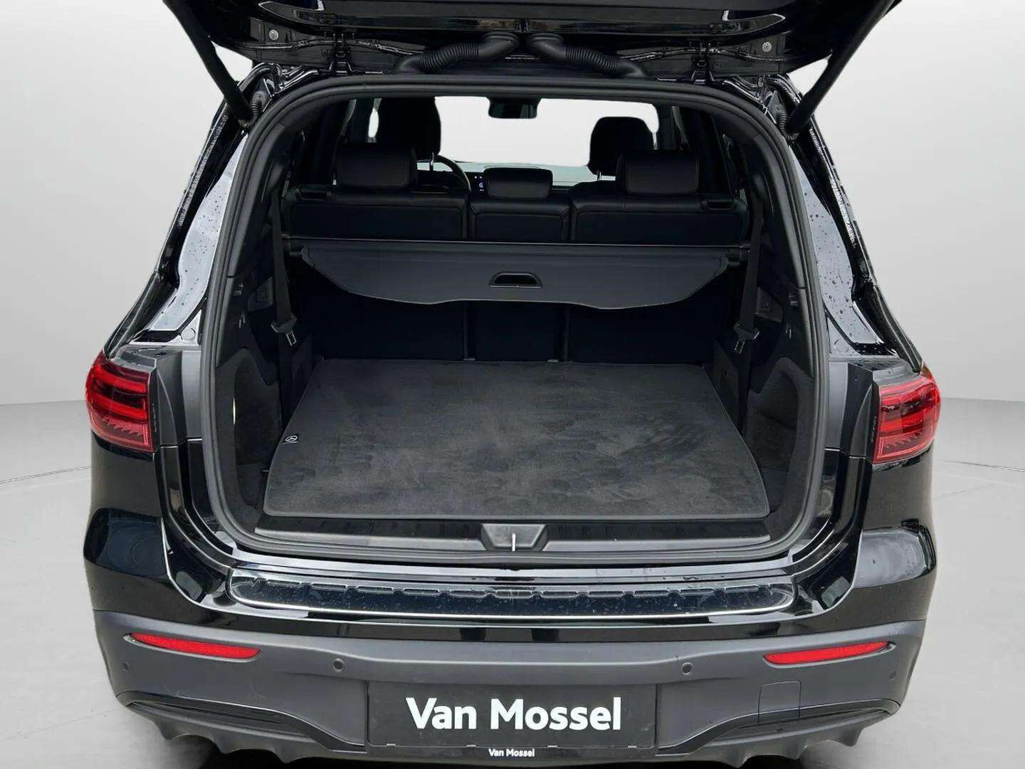 Sort Mercedes EQB 350 fra 2025