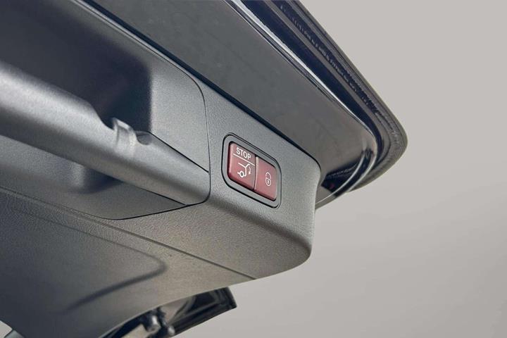 Sort Mercedes EQB 350 fra 2025