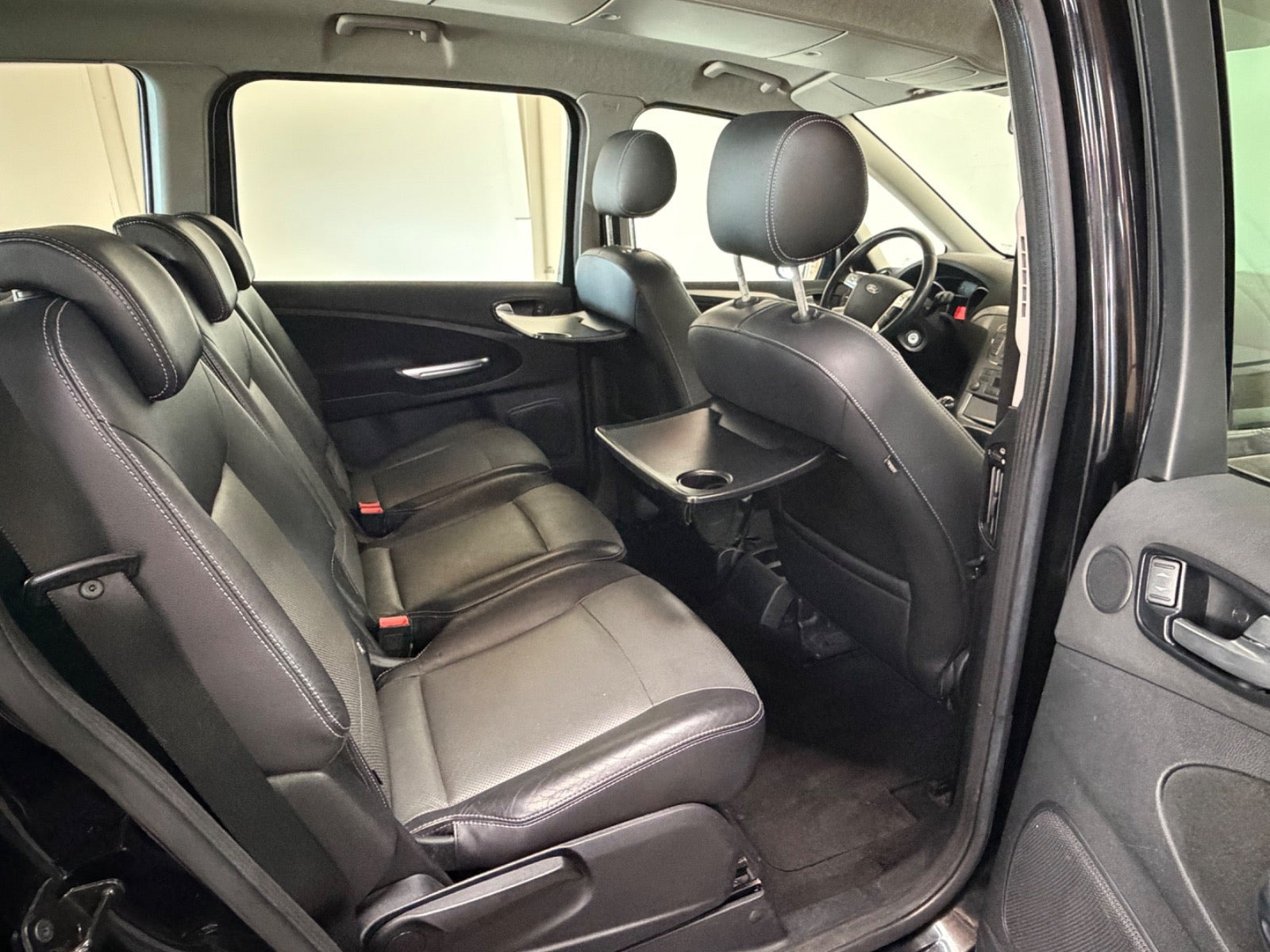 Sort Ford Galaxy fra 2007