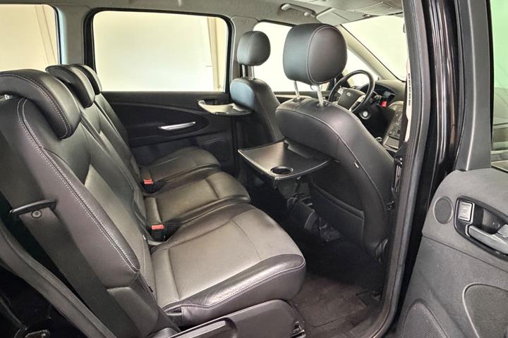 Sort Ford Galaxy fra 2007