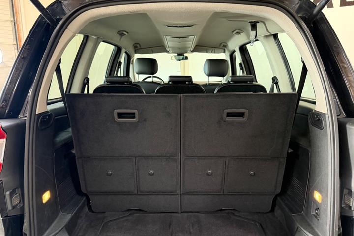 Sort Ford Galaxy fra 2007