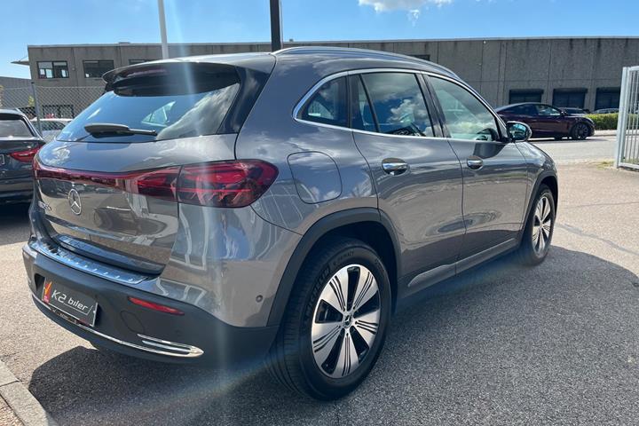 Grå Mercedes EQA250+ fra 2024