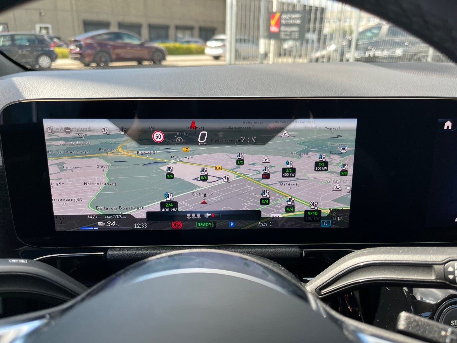 Grå Mercedes EQA250+ fra 2024