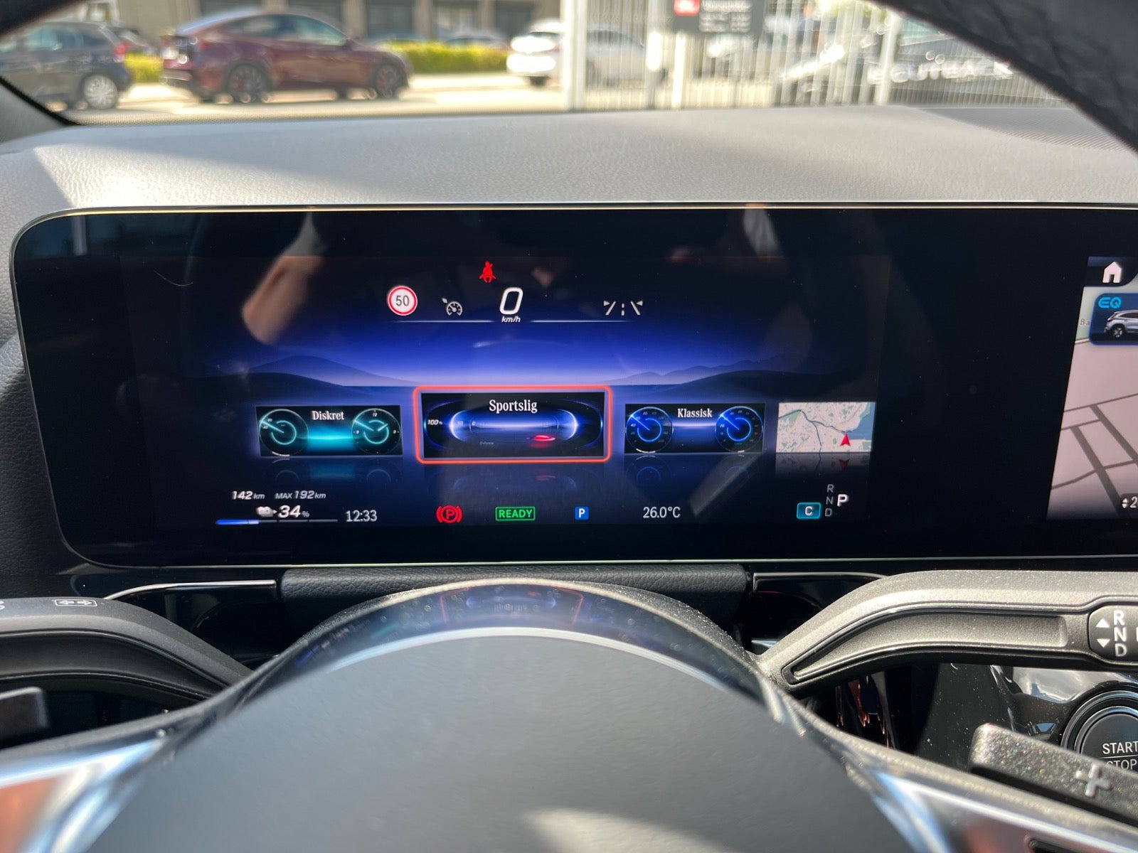 Grå Mercedes EQA250+ fra 2024