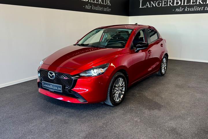 Rød Mazda 2 fra 2023