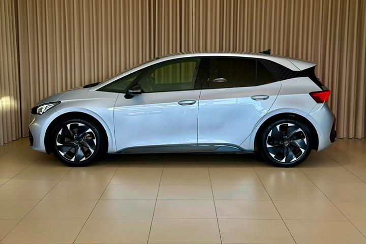 Sølv Cupra Born fra 2024